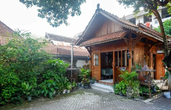 Reddoorz Near Plengkung Gading 2