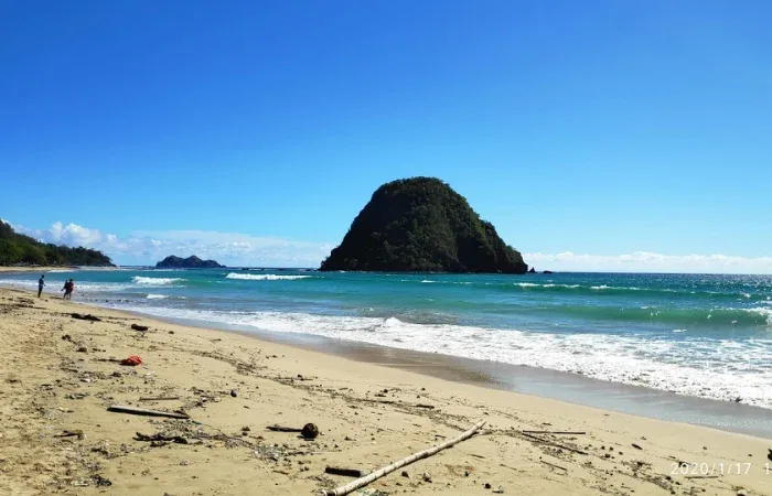 Pantai Pasir Pink Banyuwangi