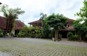 Hotel Mahkota Plengkung